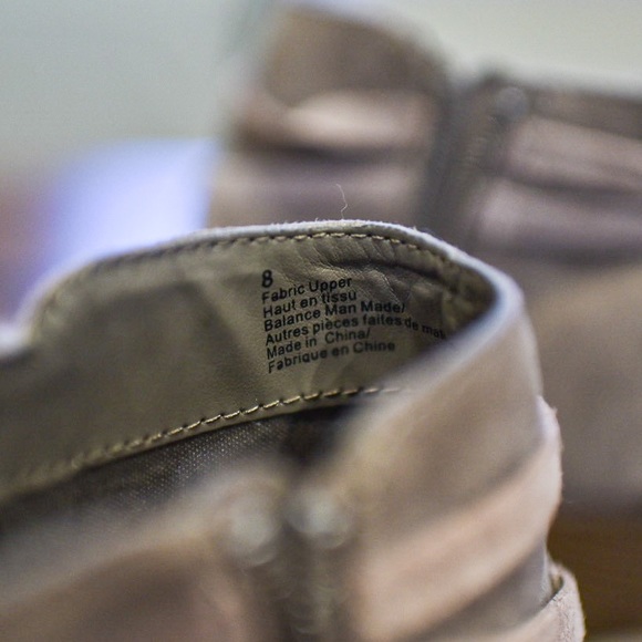 Express, Booties, color grey, size 8 - Picture 9 of 11